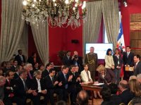Bachelet: La reforma tributaria "permitirá tener más 'lucas'"