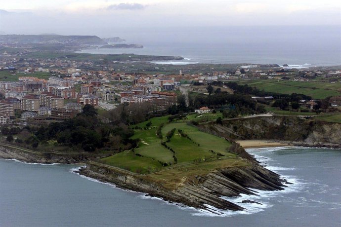 Vista aérea del Campo Municipal de Golf de Mataleñas