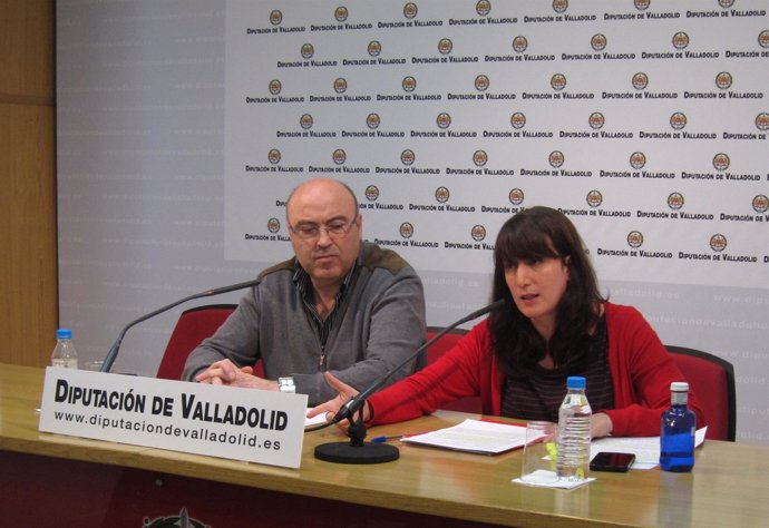 Salvador Arpa y María Sánchez, en rueda de prensa de IU