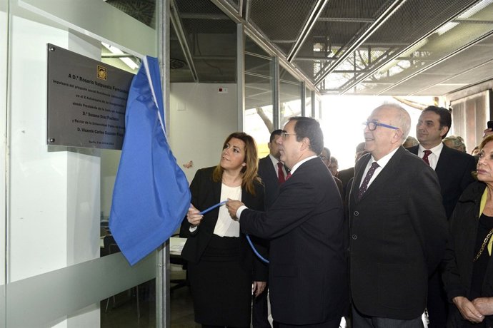 Díaz preside acto X aniversario de la Flora Tristán