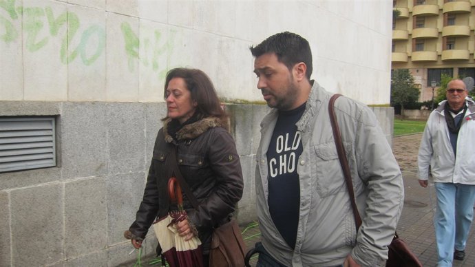 La letrada de Ruth Ortiz, Reposo Carrero, y su hermano Estaninlao Ortiz.