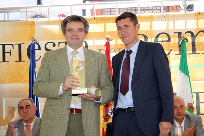 El experto José Vico obtiene el Premio Embajador de la Ardilla