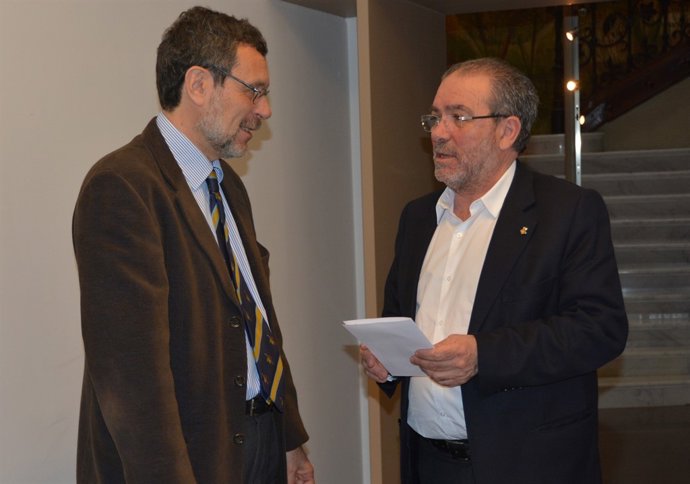 El dtor del IRBLLeida X.Matias y el pte de la Diputación J.Reñé