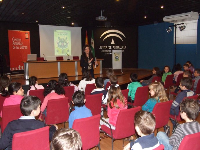 Celebración del Día del Libro Infantil en la Biblioteca de Jaén