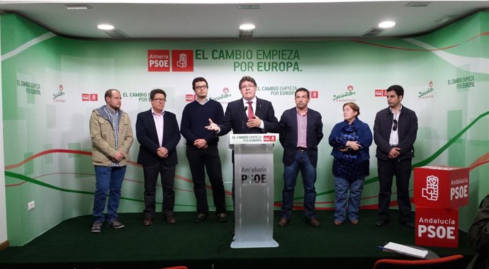 Mena, en rueda de prensa en Almería
