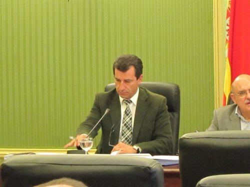 El conseller Company en Comisión en el Parlament