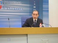 Serna pide a la comunidad educativa que "dé la espalda a quien mete la política en las aulas"