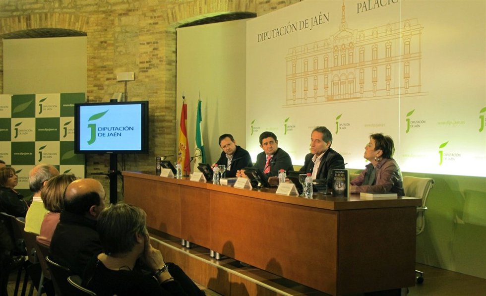 Reyes en la presentación del libro de Antonio Lara