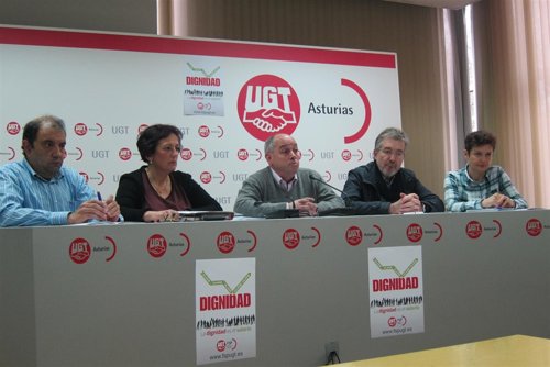 Alberto del Valle García, en el centro