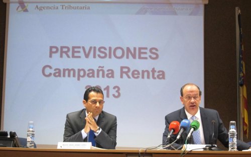 Manuel Cabrera presenta las previsiones de la Campaña de la Renta 2013