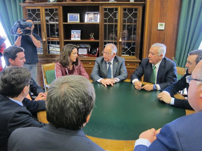 Rosana Navarro se reúne con el presidente de la Diputación de Almería