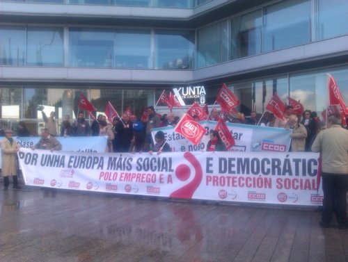 Movilización en Vigo convocada por CCOO y UGT.