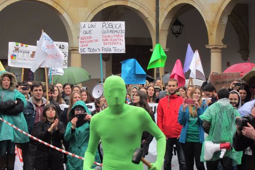 Manifestación de estudiantes universitarios en Oviedo