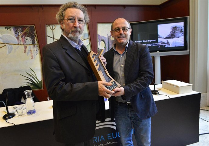 Robert Guédiguian y Juan Karlos Izagirre.