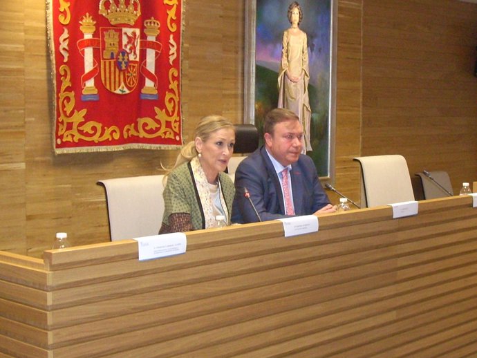 Delegada de Gobierno en Madrid, Cristina Cifuentes, en Getafe