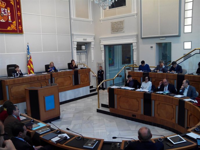 Pleno de la Diputación de Alicante celebrado este jueves
