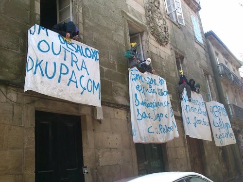 Edificio okupado, en la Algalia de arriba