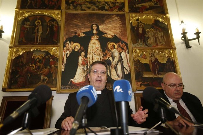 El Vicario de Evangelización del Arzobispado, Javier Llopis, en rueda de prensa.