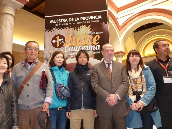 Villalobos en la muestra de dulces de cuaresma