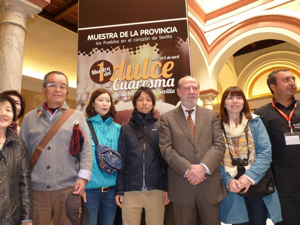 Villalobos en la muestra de dulces de cuaresma