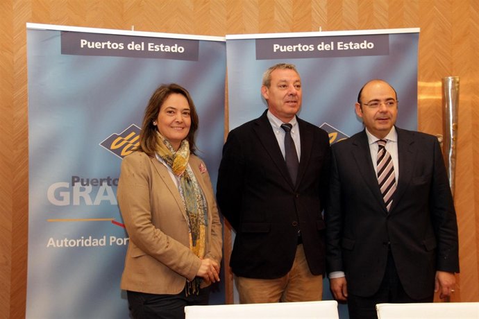 El presidente de Diputación visita el Puerto de Motril