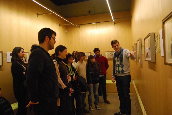 Una de las visitas guiadas a la exposición