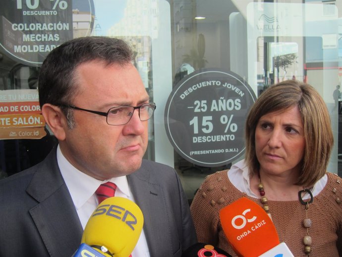 El coordinador de la Interparlamentaria del PSOE-A, Miguel Ángel Heredia