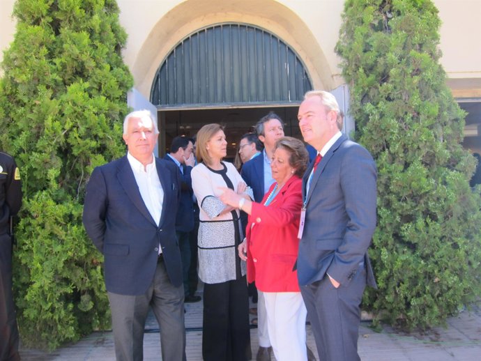 Llegada de dirigentes del PP a la Intermunicipal que se celebra en Valencia
