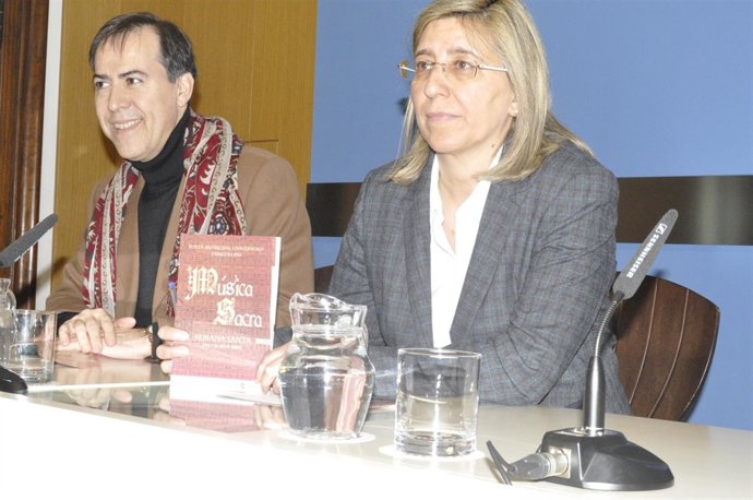 El músico Ricardo Soláns y la concejal del PP-Zaragoza María Jesús Martínez.