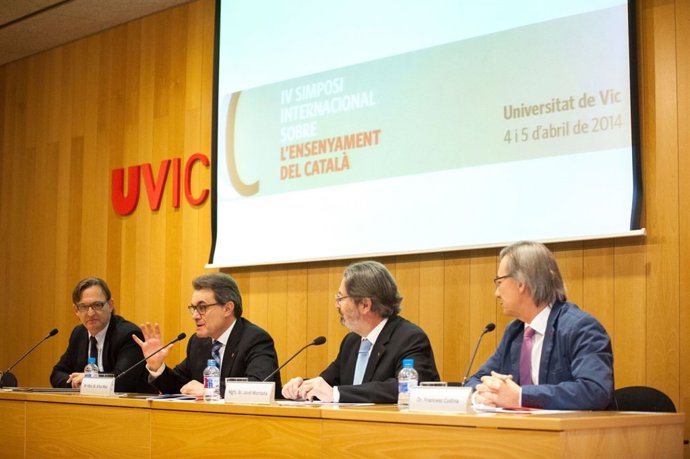 Artur Mas en la inauguración del Simposio sobre la Enseñanza en Catalán