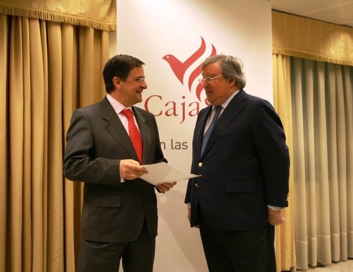 Firma del convenio entre CajaSur y Saeca