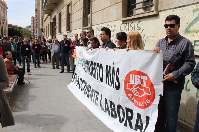 Protesta por la cuarta muerte en accidente laboral en Almería en 2014