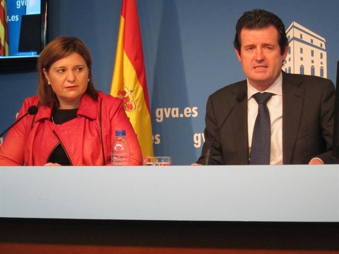 Císcar junto a Bonig en la rueda de prensa posterior al pleno