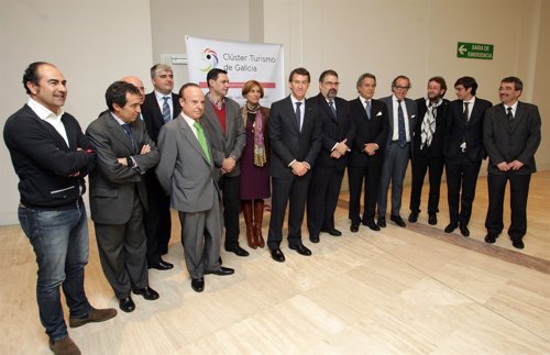 O presidente da Xunta, Alberto Núñez Feijóo, acompañado da directora de Turismo 