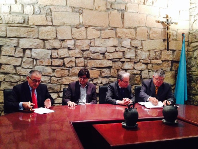 Firma del acuerdo entre Aigües del Segarra-Garrigues y los regantes