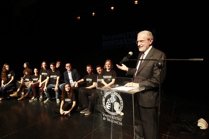Representación teatral de estudiantes Erasmus en la UV
