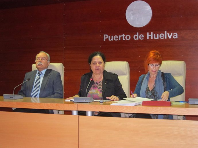 La presidenta del puerto de Huelva, junto al presidente del puerto de Algeciras.