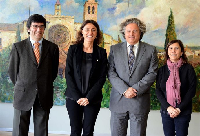 Firma del convenio de colaboración entre el Ayto de Sant Cugat y FGC    