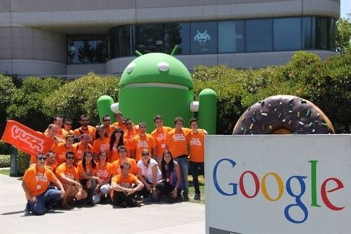 Visita de participantes en Yuzz a la empresa Google