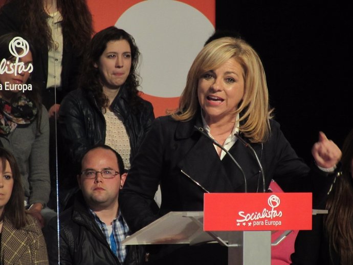 La vicesecretaria general del PSOE, Elena Valenciano, en un acto en Martos