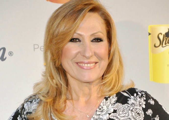 Rosa Benito reaparece en el Deluxe después de 109 días sin pisar un plató