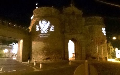 Bisagra logotipo Greco