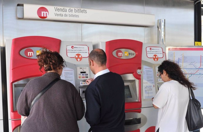 Adquisición De Títulos De Viaje De Metrovalencia En Máquinas Automáticas.