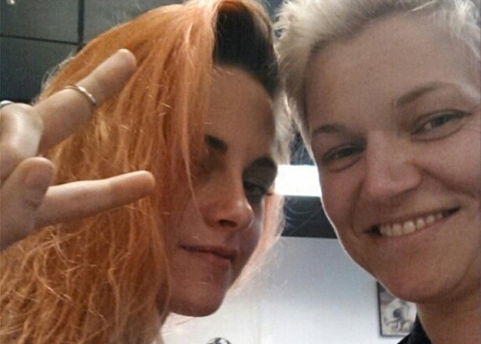 Un cambio de look muy drástico: ¡Kristen Stewart ahora es pelirroja!