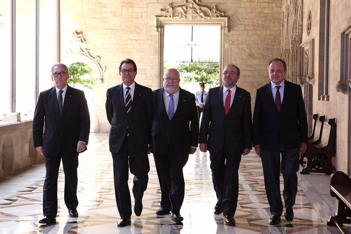 Centenario de la Mancomunitat catalana con Mas y presidentes de las diputaciones