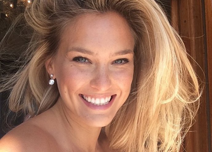 Bar Refaeli y el oro, su secreto para estar guapa