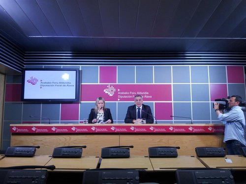 Rueda de prensa de marimar blanco y javier de andrés