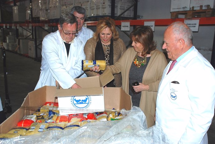 Visita de Purificación Gálvez y Ángeles Jiménez al Banco de Alimentos de Jaén