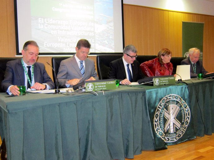 Rafael Català e Isabel Bonig con representantes de la UCV y Pavasal