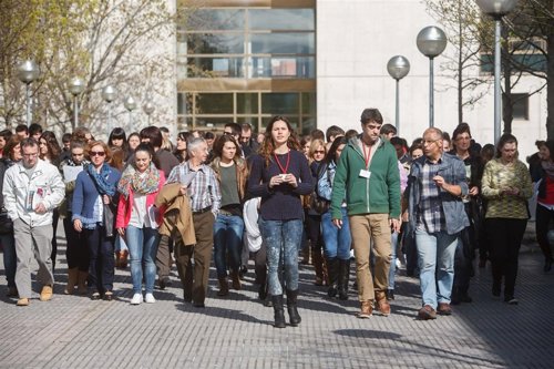 Un grupo durante la visita al campus.